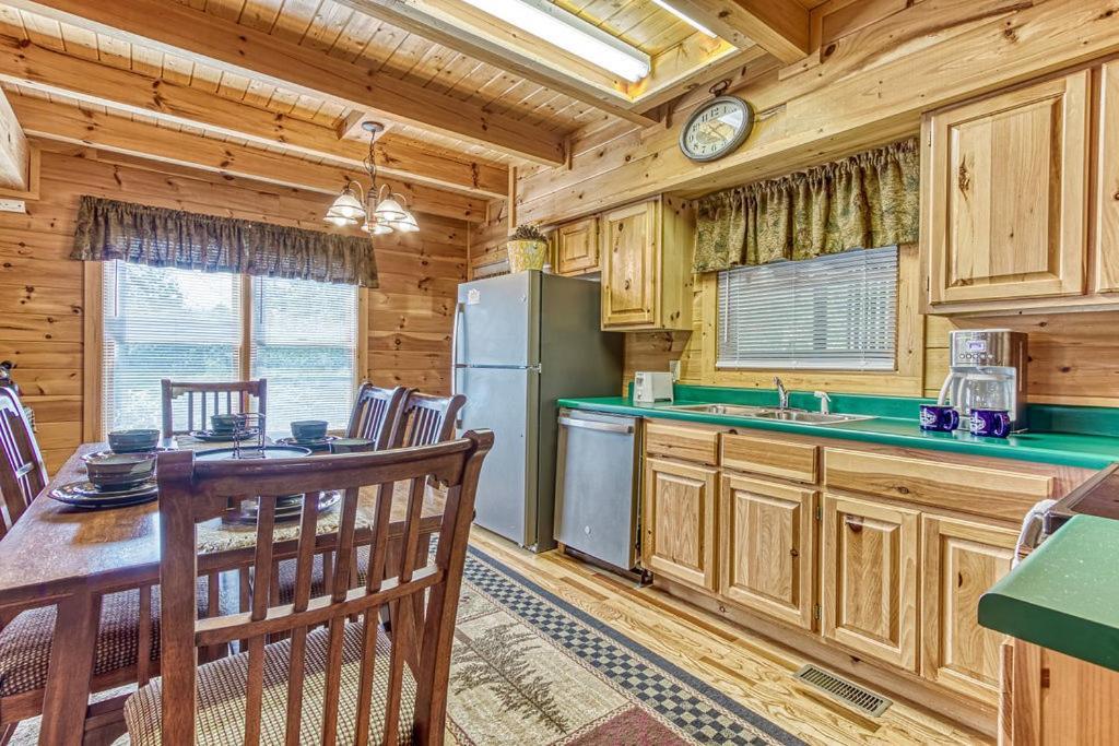 Вилла Smoky Mountain Gem Гатлинбург Экстерьер фото